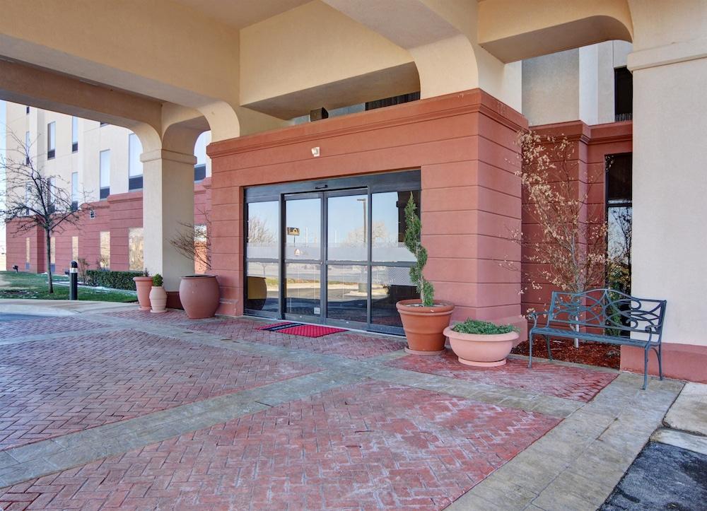 Hampton Inn & Suites Lawton Buitenkant foto